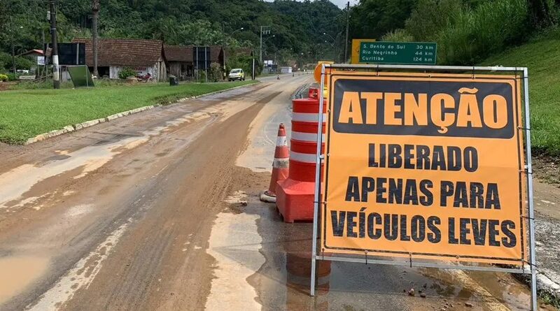 BR-280: Serra de Corupá é liberada para veículos leves